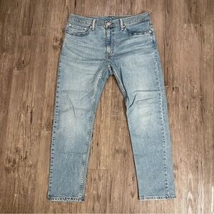 Levi’s Taper Fit Jeans